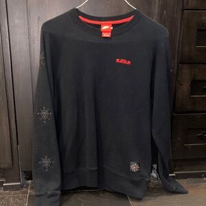 Nike Black Crewneck Men's Sweater with Red Accents LJ